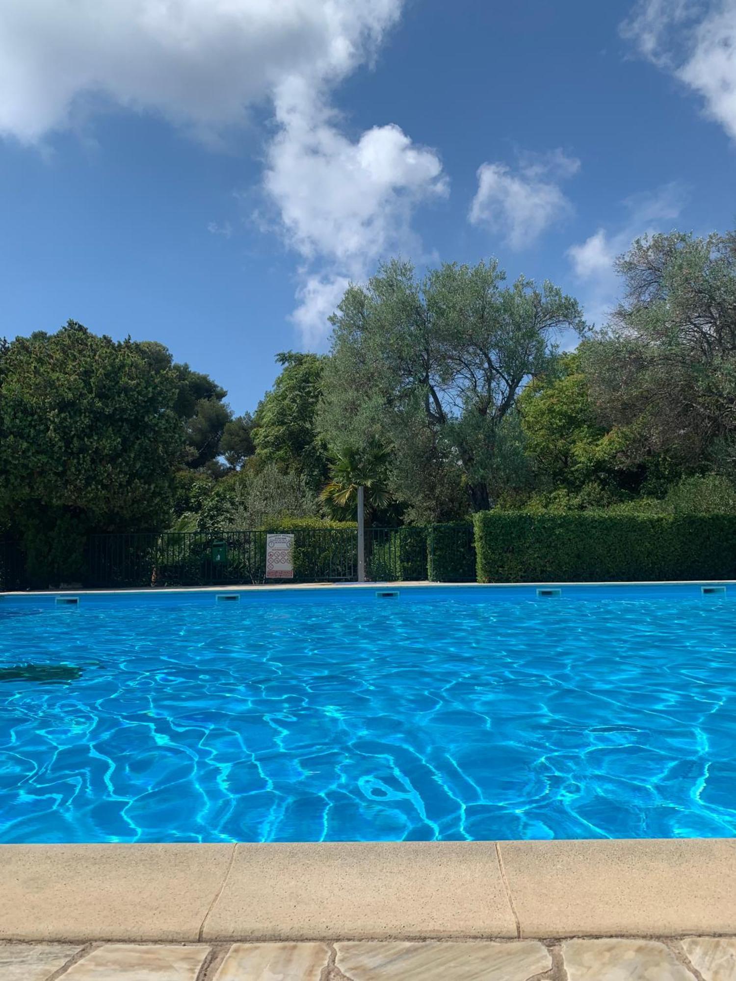 French Riviera Apartment With Swimming Pool And Free Parking Near Monaco 로퀴에브륀캡마르탱 외부 사진
